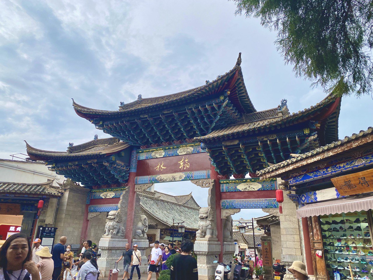 Phố cổ Kiến Thủy là một trong những phố cổ sầm uất nhất Trung Quốc.