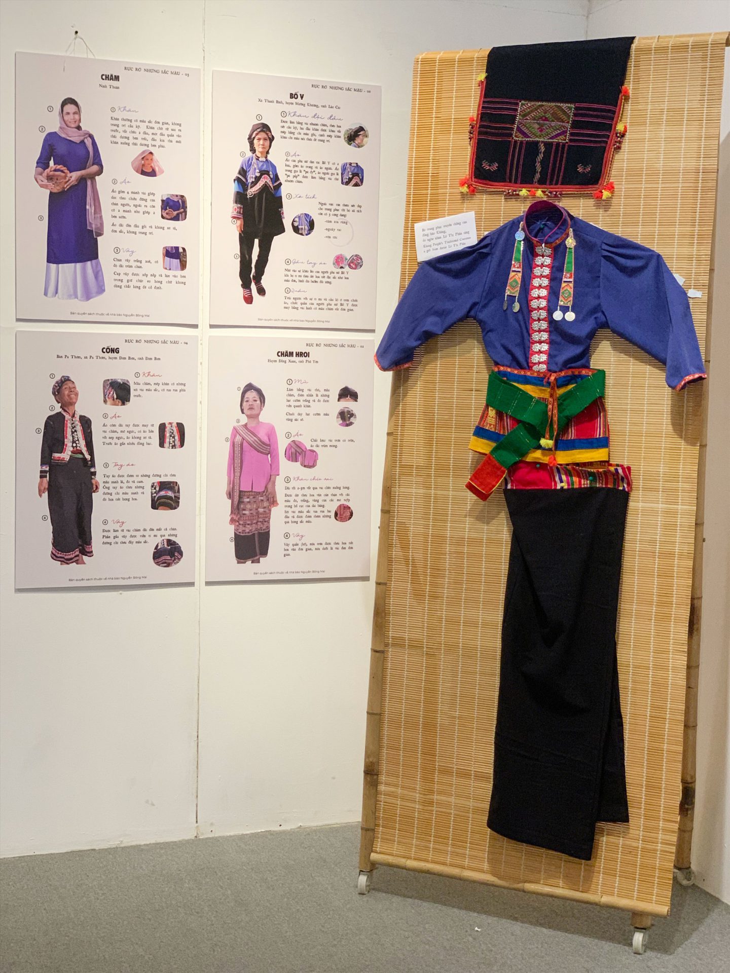 Trang phục truyền thống của đồng bào Kháng do nghệ nhân Lò Thị Pháu tặng triển lãm. Ảnh: Huyền Phạm
