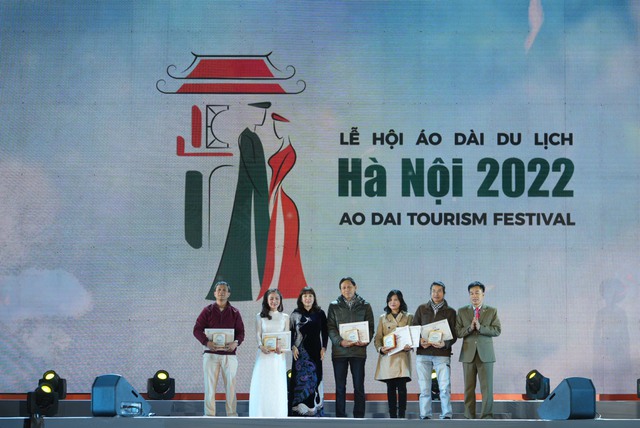 Lễ hội Áo dài du lịch Hà Nội 2022 khép lại với hàng loạt giải thưởng về áo dài và du lịch Hà Nội - Ảnh 7.