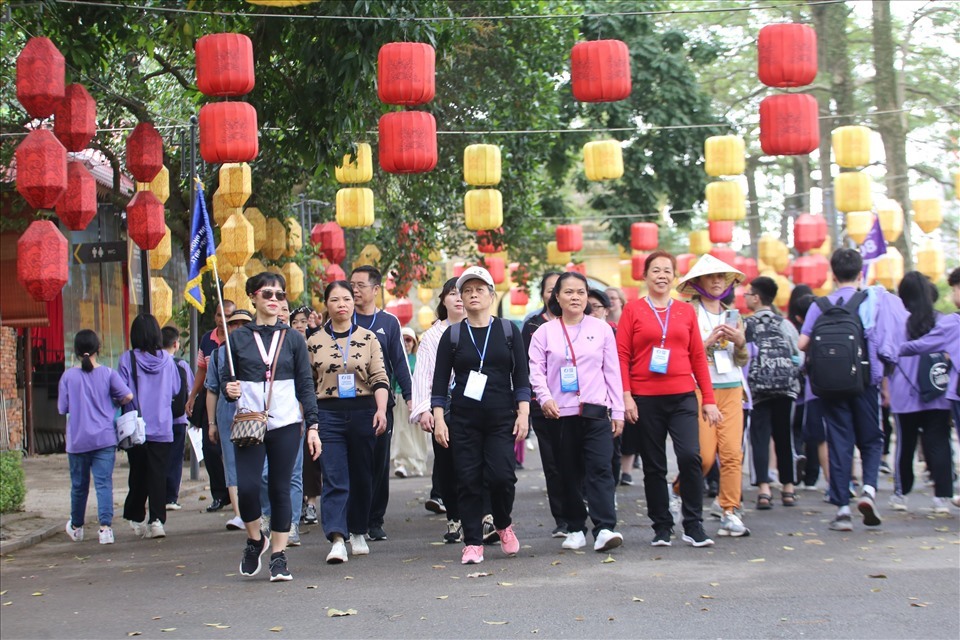 Khách du lịch Trung Quốc tham quan Hà Nội ngày 16.3. Ảnh: TTXVN