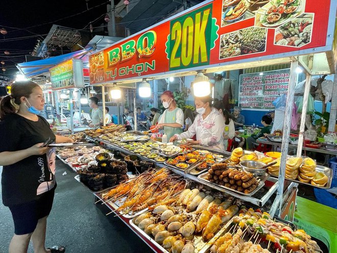 Lặn lội đường xa tới chợ đêm Phú Quốc thì nên ăn hết những món nào để không lãng phí công sức? - Ảnh 1.