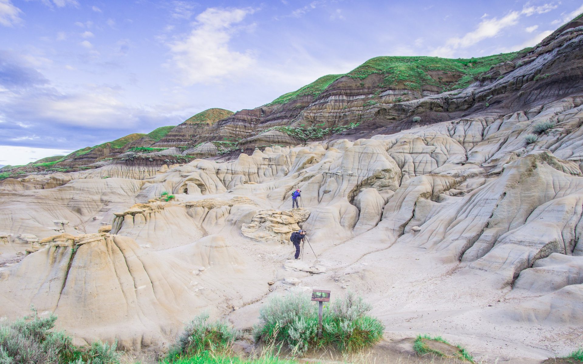 Một ngày khám phá 'nghĩa địa khủng long' lớn nhất thế giới của du khách Việt - ảnh 2