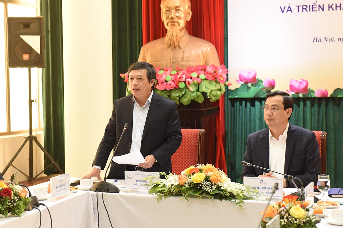 Thứ trưởng Bộ Văn hóa, Thể thao và Du lịch Đoàn Văn Việt phát biểu chỉ đạo Hội nghị (Ảnh: TITC)